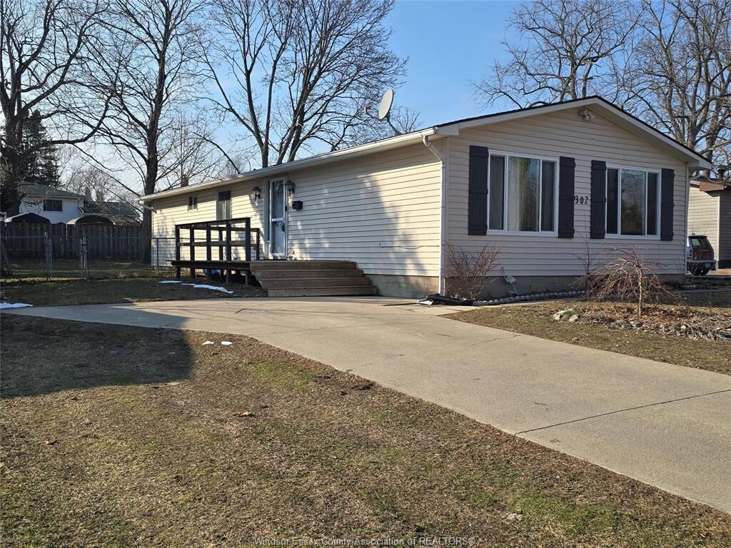Property Photo: 302 Summerset Avenue ON N9Y 2B9