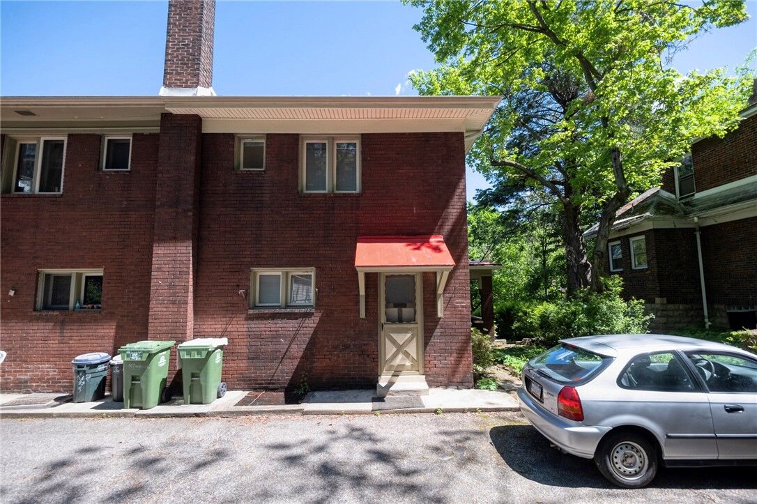 Property Photo: 565 Ardmore Blvd PA 15221