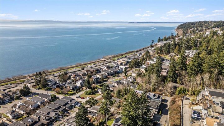 Property Photo: 14667 W Beach Avenue BC V4B 2T9