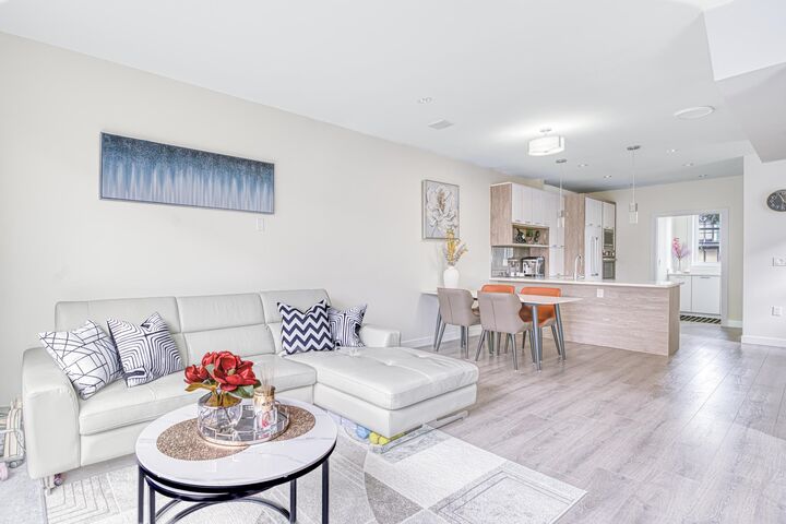 9800 Granville Avenue 13 — photo 1