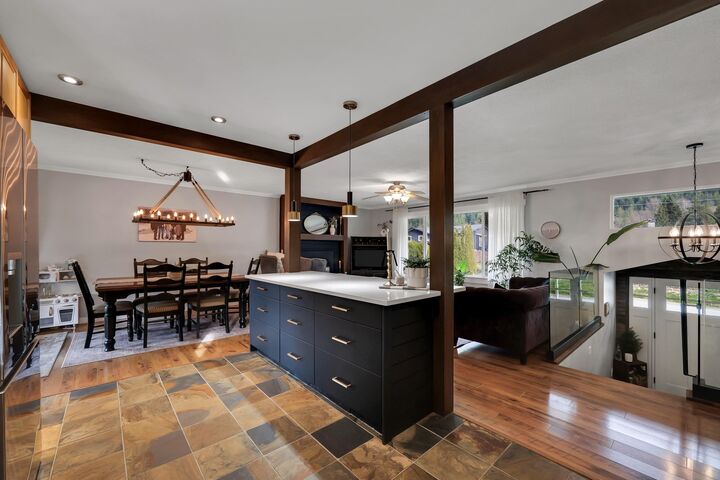 Property Photo: 38101 Chestnut Avenue BC V8B 0X6