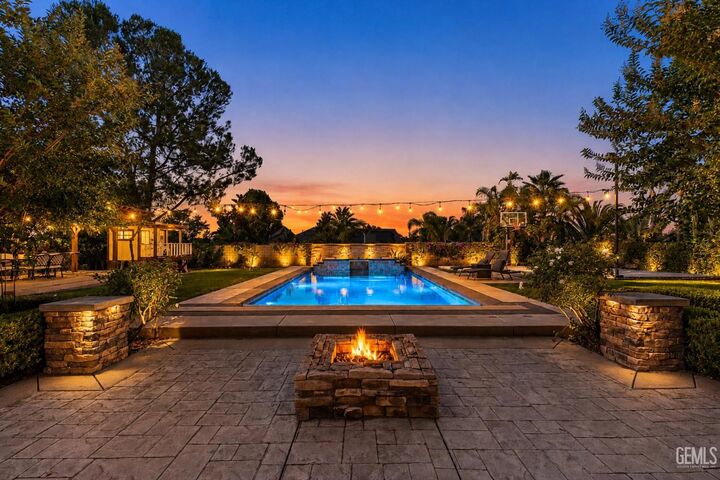 Property Photo:  605 Jocelyn Shelby Way  CA 92881 