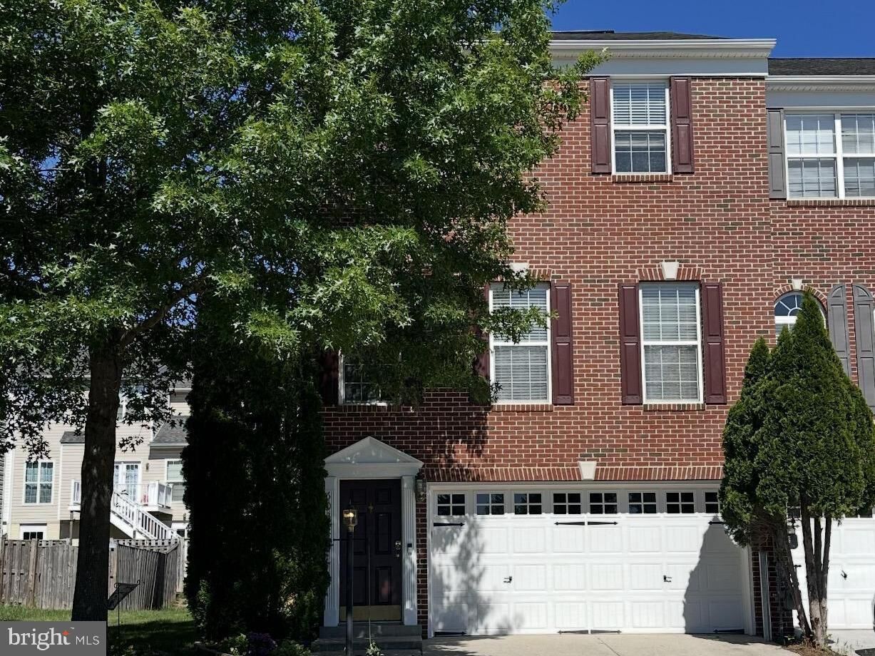 Property Photo: 6034 Popes Creek Place VA 20169