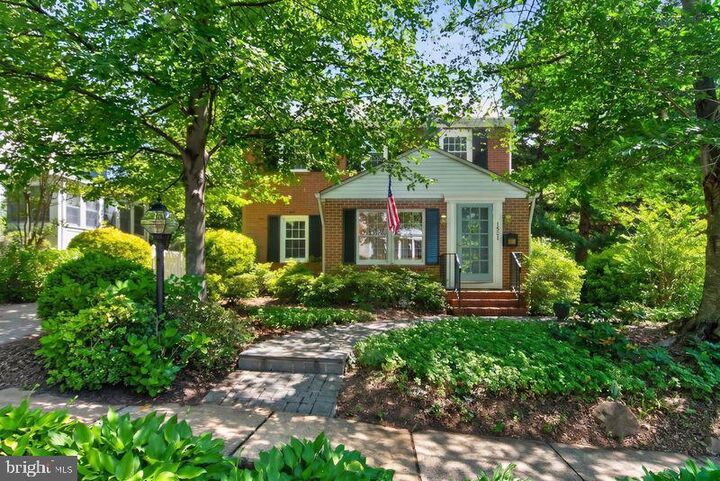 Property Photo:  1521 N Kenilworth Street  VA 22205 