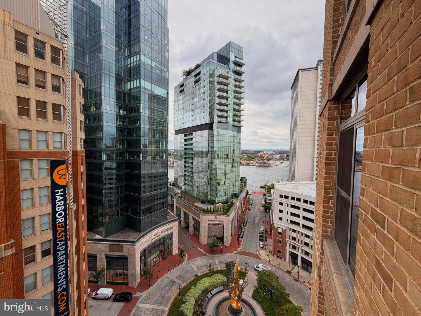 Property Photo:  675 President 1505  MD 21202 