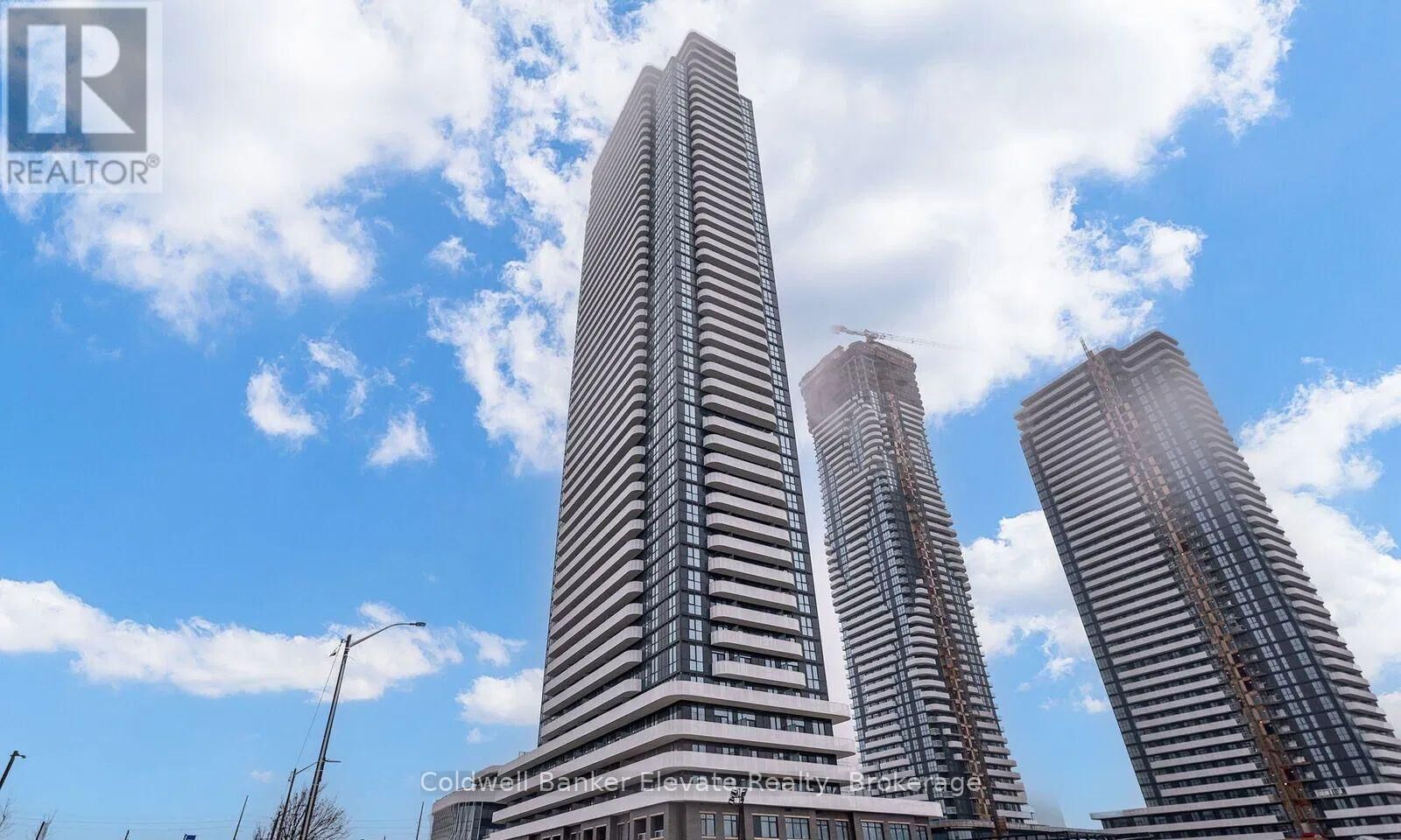 Property Photo:  195 Commerce Street 4202  ON L4K 0P9 