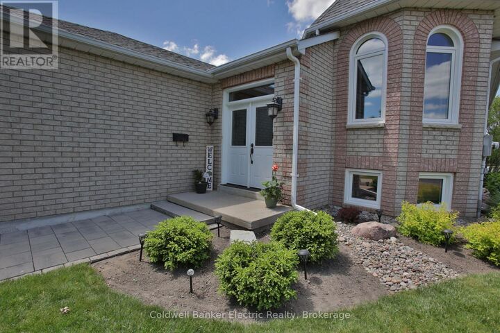 Property Photo:  1338 Wildlark Drive  ON K9K 2J4 