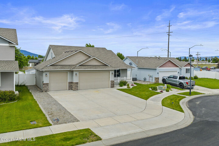 Property Photo:  1969 E Highwing Ct  ID 83854 