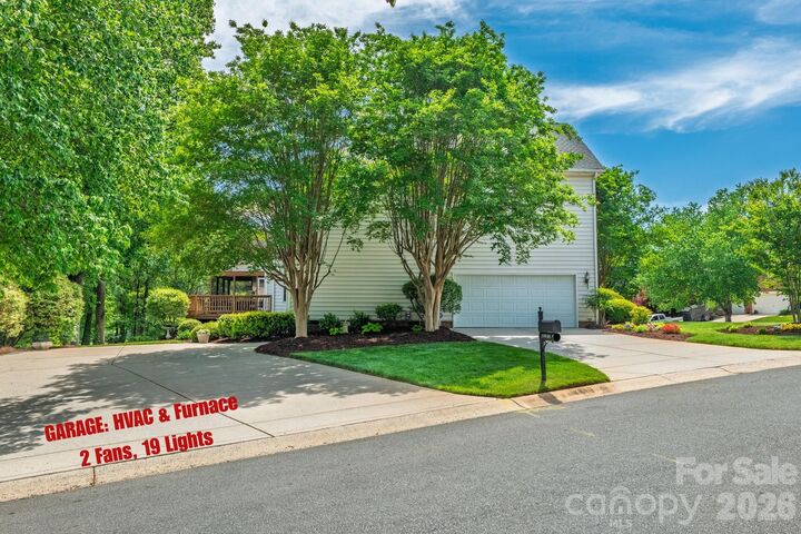 Property Photo: 15936 Northstone Drive NC 28078
