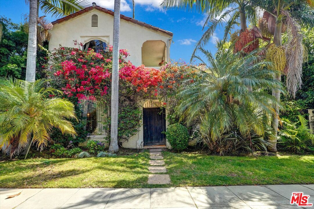 Property Photo: 456 1/2 Smithwood Dr CA 90212