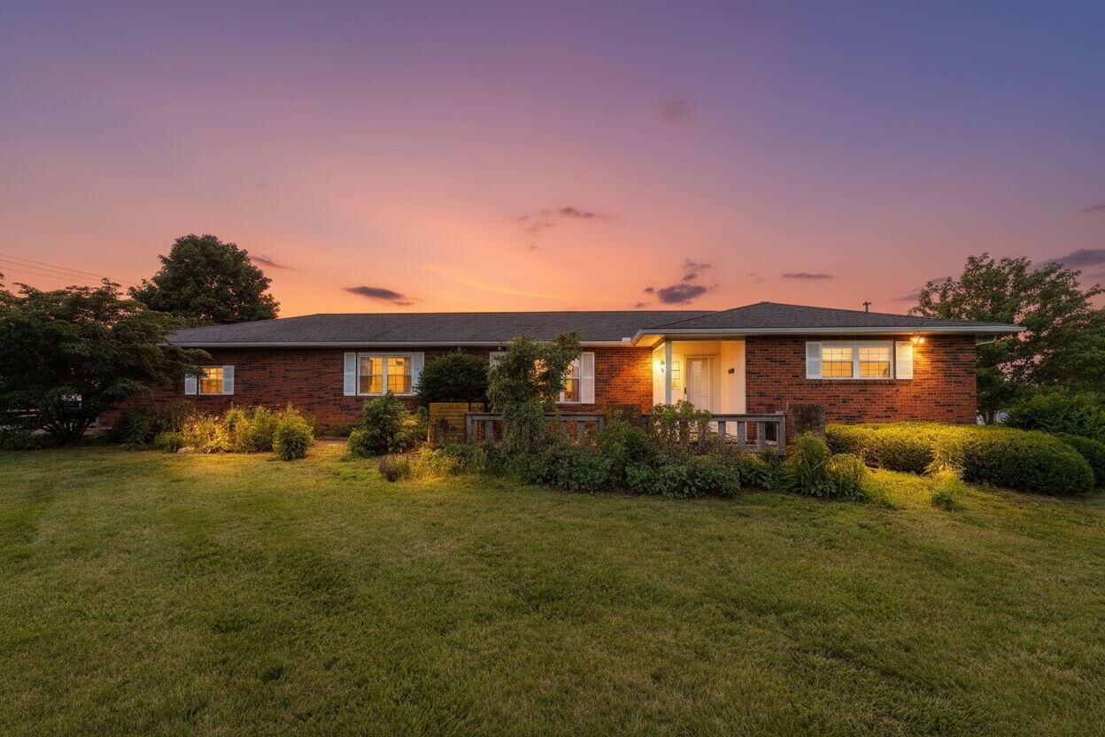 Property Photo:  1408 Northridge Road  OH 43113 