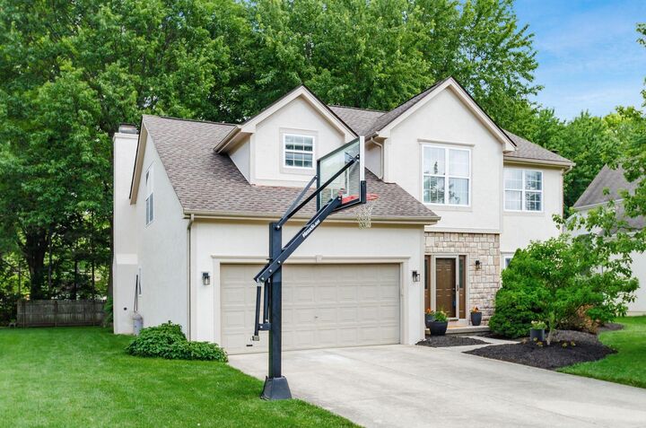 Property Photo: 1249 Venetian Way OH 43230
