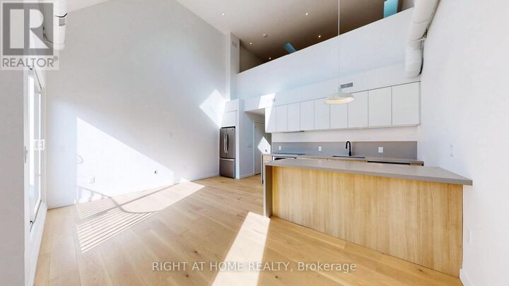 Property Photo: 3122 Dundas Street West Unit 5 ON M6P 2A1