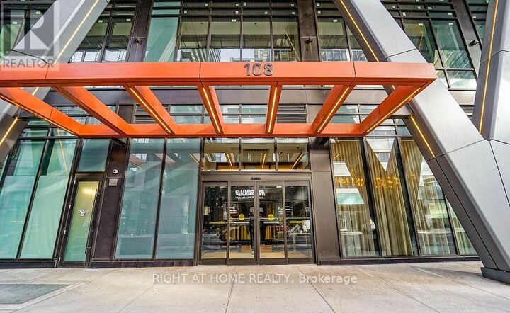 Property Photo:  108 Peter Street 1905  ON M5V 0W2 
