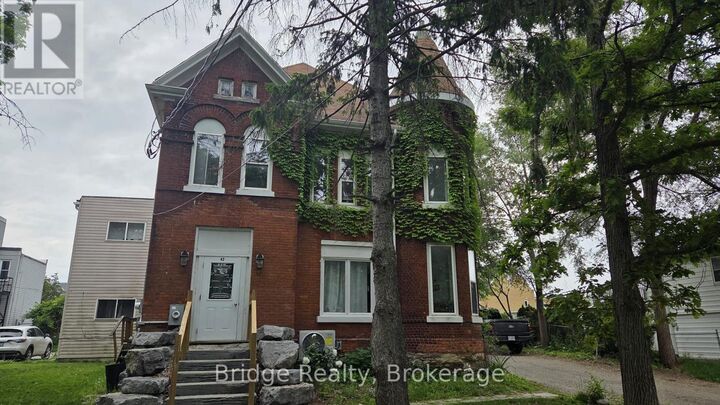 Property Photo: 42 Delatre Street 3 ON N4S 6B5