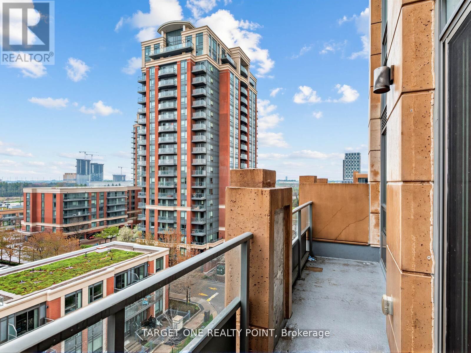 Property Photo: 28 Uptown Drive Rg20 ON L3R 5M8