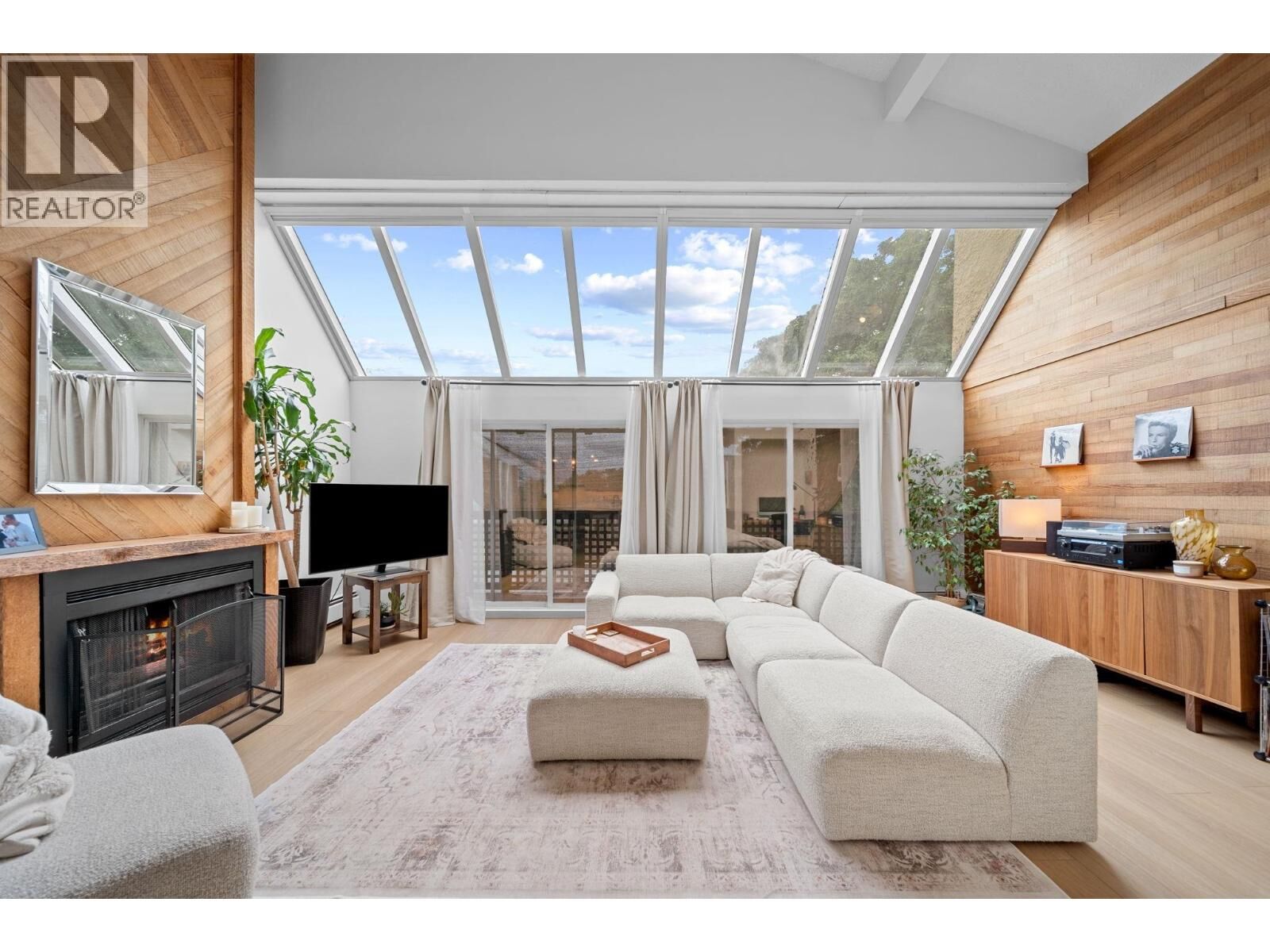 Property Photo:  110 Seventh Street 402  BC V3M 5W5 