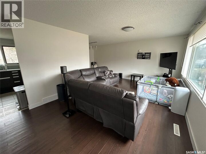 Property Photo: 2616 Clarence Avenue S SK S7J 1M6