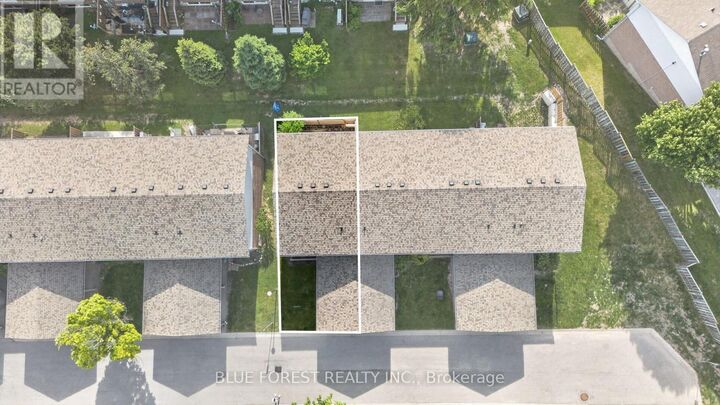 Property Photo: 450 Pond Mills Road 15 ON N5Z 4X2