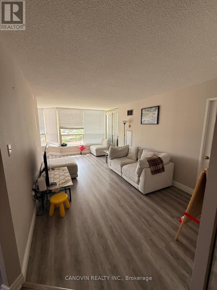 Property Photo: 55 West Elm Drive West 1401 ON L5B 3Z3