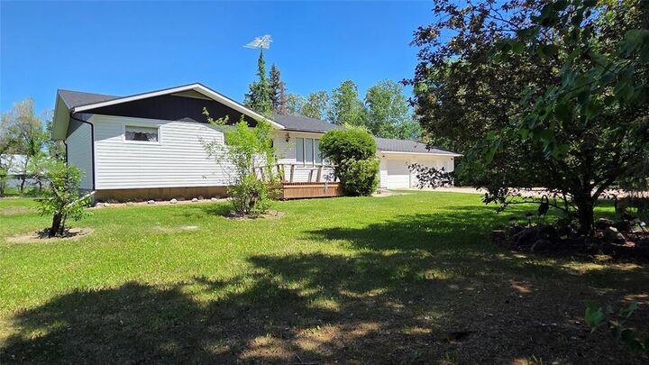 Property Photo:  15160 123 Road North  MB R0C 0A0 