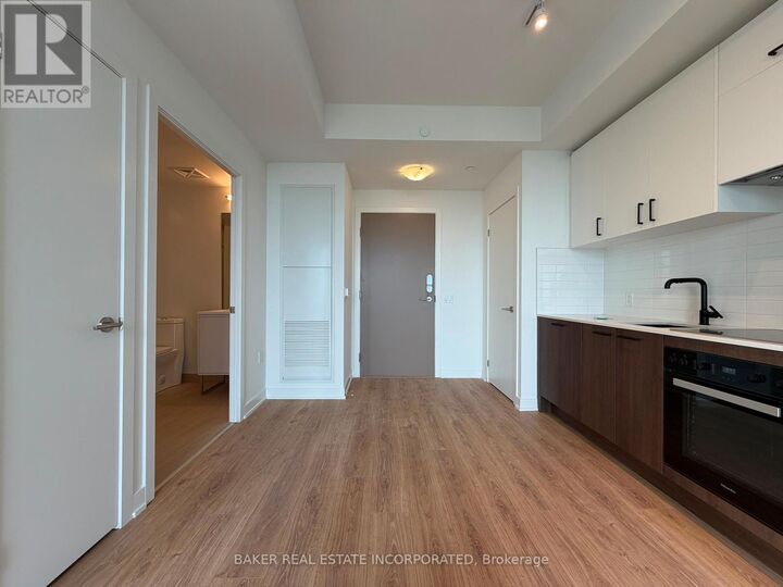 Property Photo:  5 Quarrington Lane 2810  ON M3C 0S5 