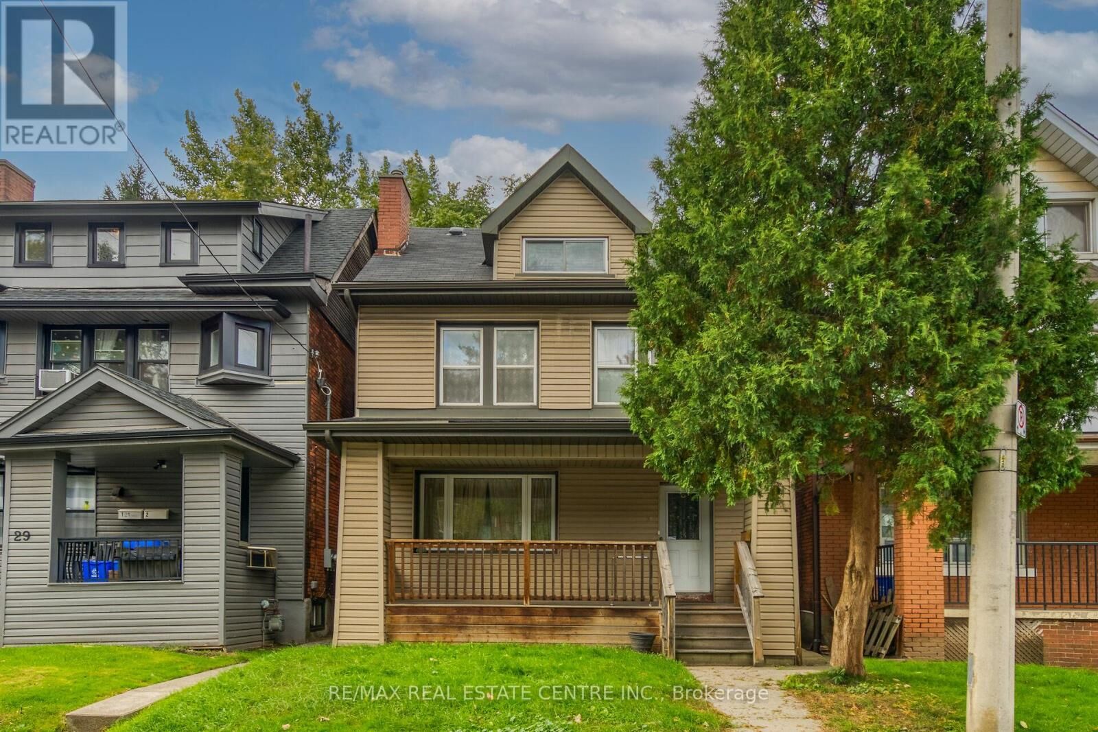 Property Photo:  31 Gibson Avenue  ON L8L 6J4 