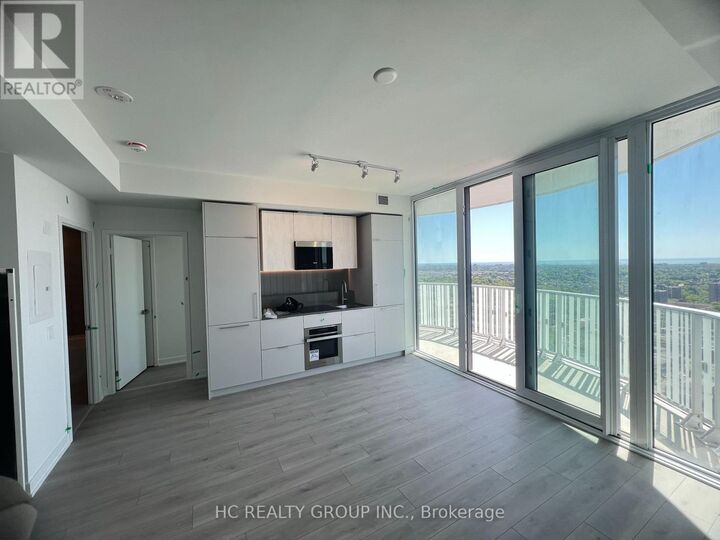 Property Photo: 1 Fairview Road East 2502 ON L5A 4C6