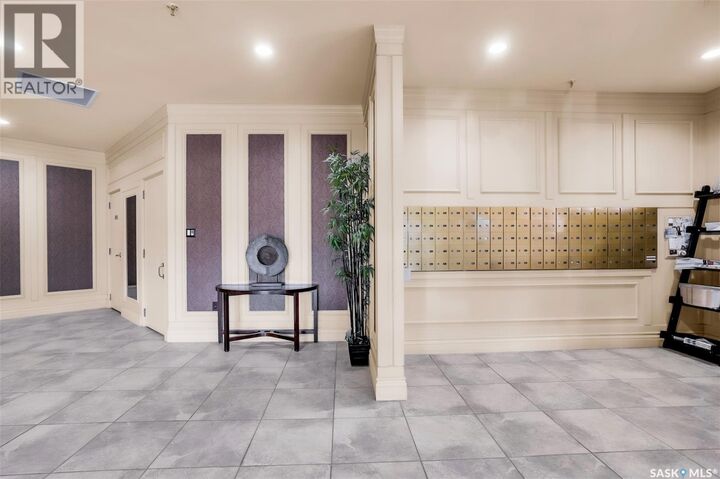 Property Photo: 680 424 Spadina Crescent E SK S7K 6X7