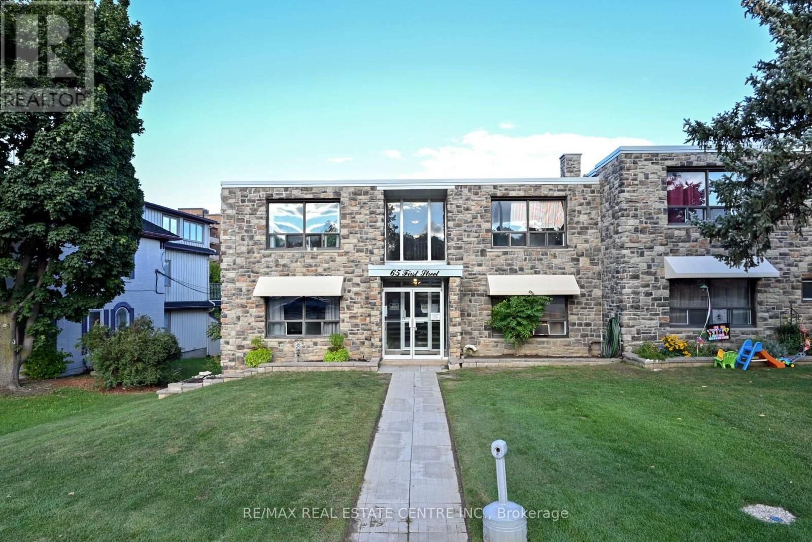 Property Photo:  65 First Street 10  ON L9W 2E6 