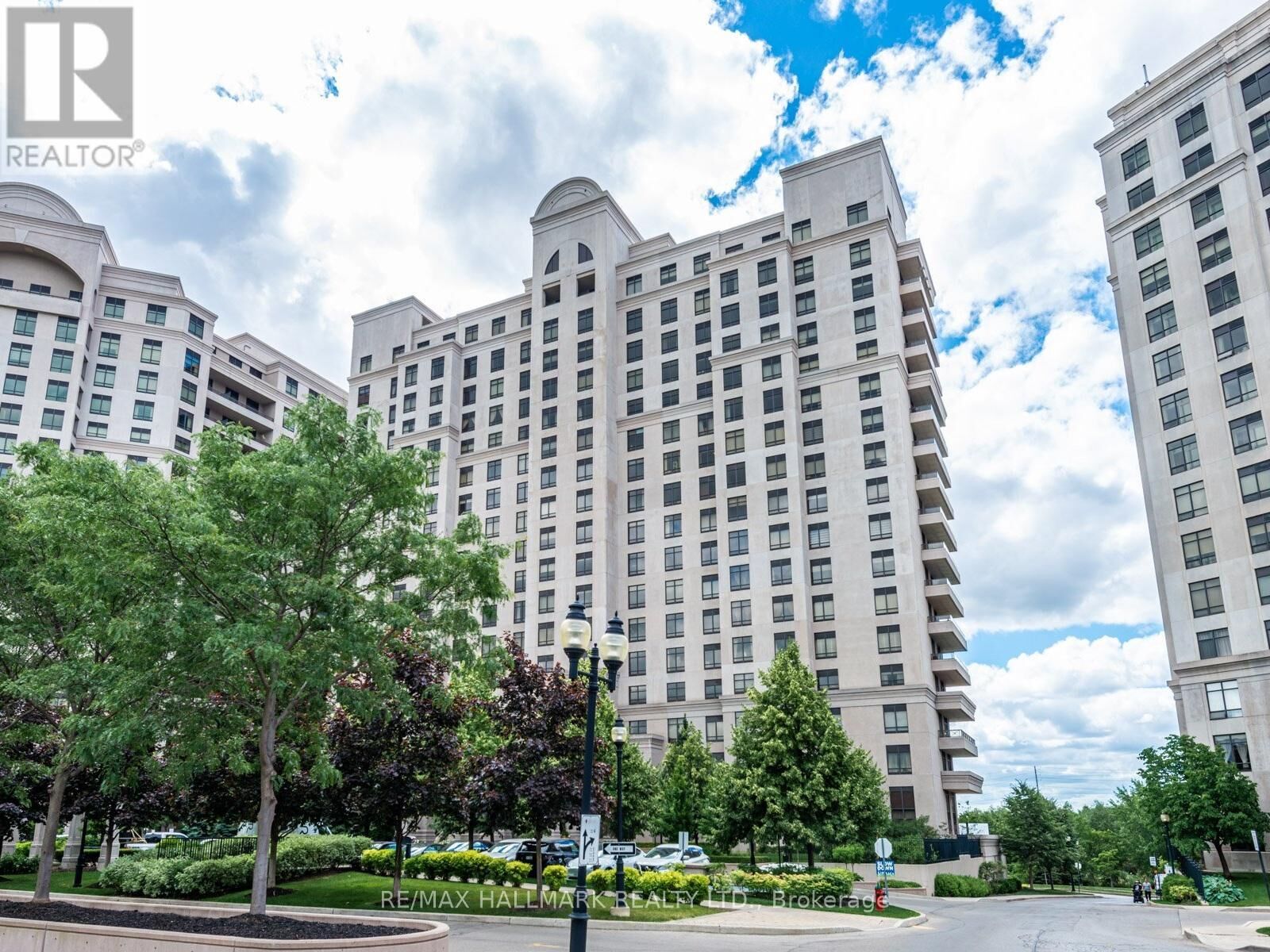 Property Photo:  9245 Jane Street 303  ON L6A 0J9 