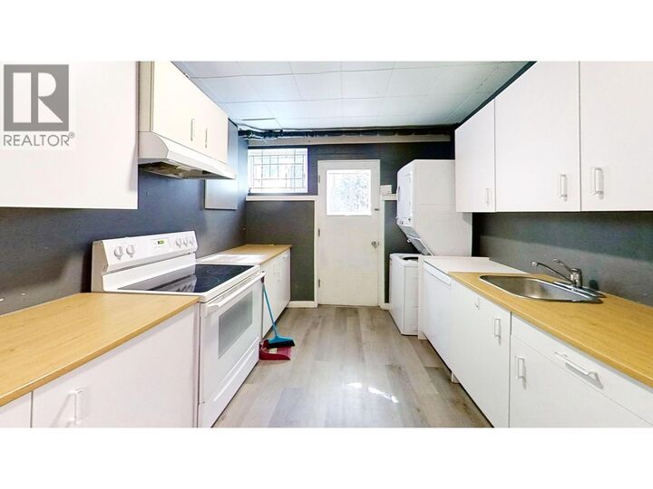 Property Photo:  720 West 54th Avenue  BC V6P 0A8 