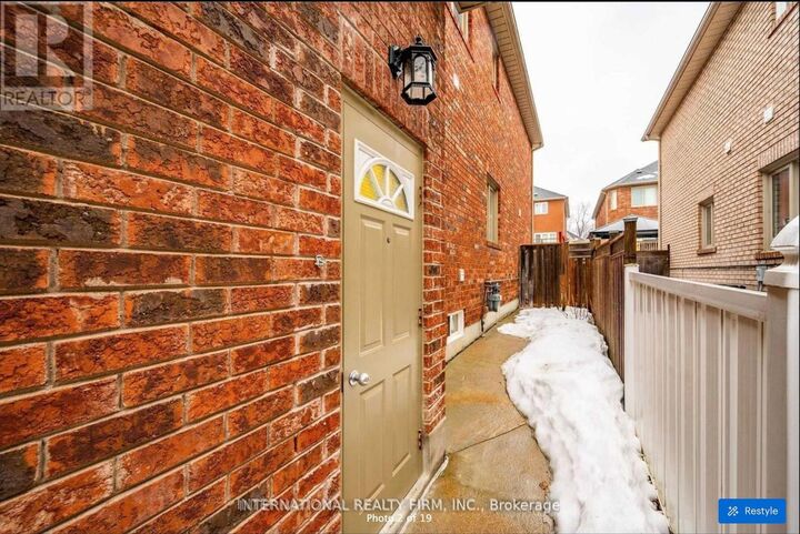 Property Photo:  192 Canyon Hill Avenue Bsmt  ON L4C 0R3 