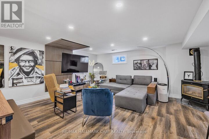 Property Photo:  69 Richardson Drive Lower  ON L4G 1Z4 