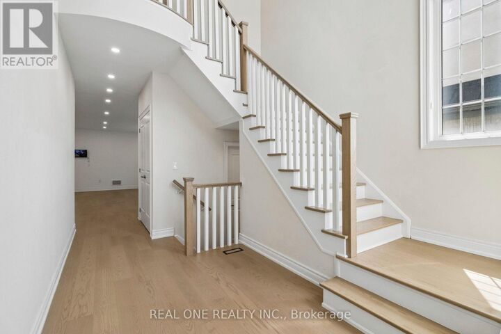 Property Photo:  19 Rivoli Drive  ON L4H 3X2 