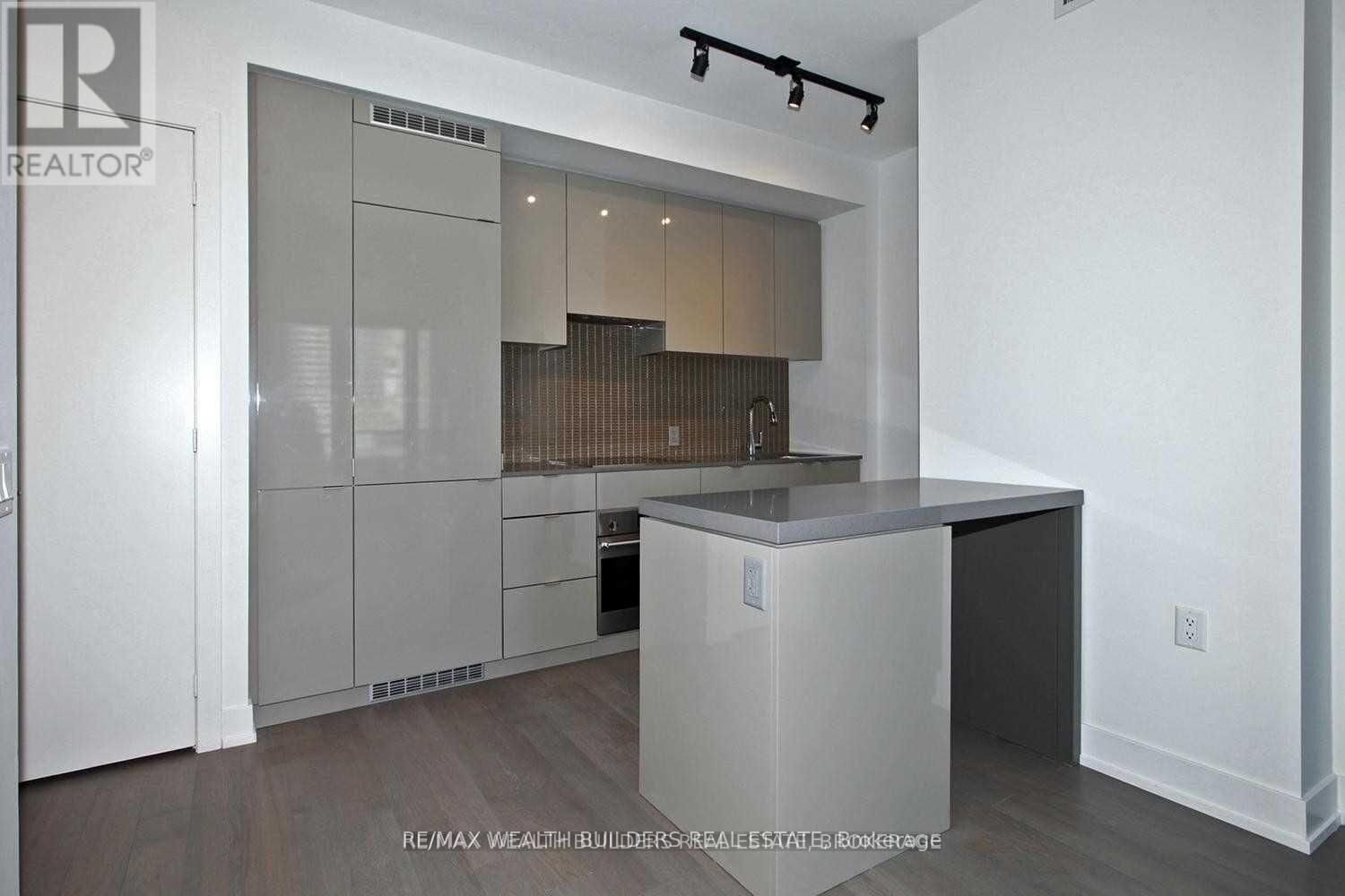 Property Photo:  7 Grenville Street 1103  ON M4Y 1A1 