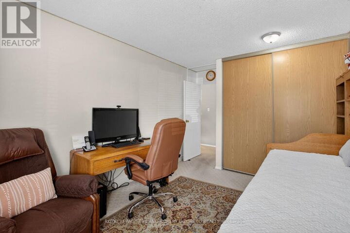 Property Photo:  731 Deveron Crescent 103  ON N5Z 4X6 
