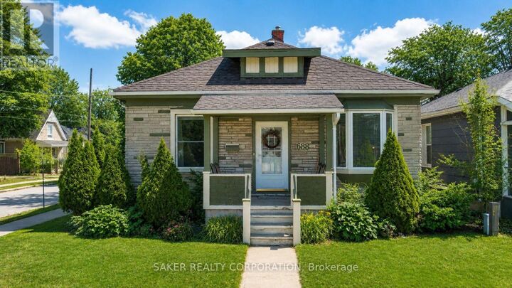 688 William Street — photo 1