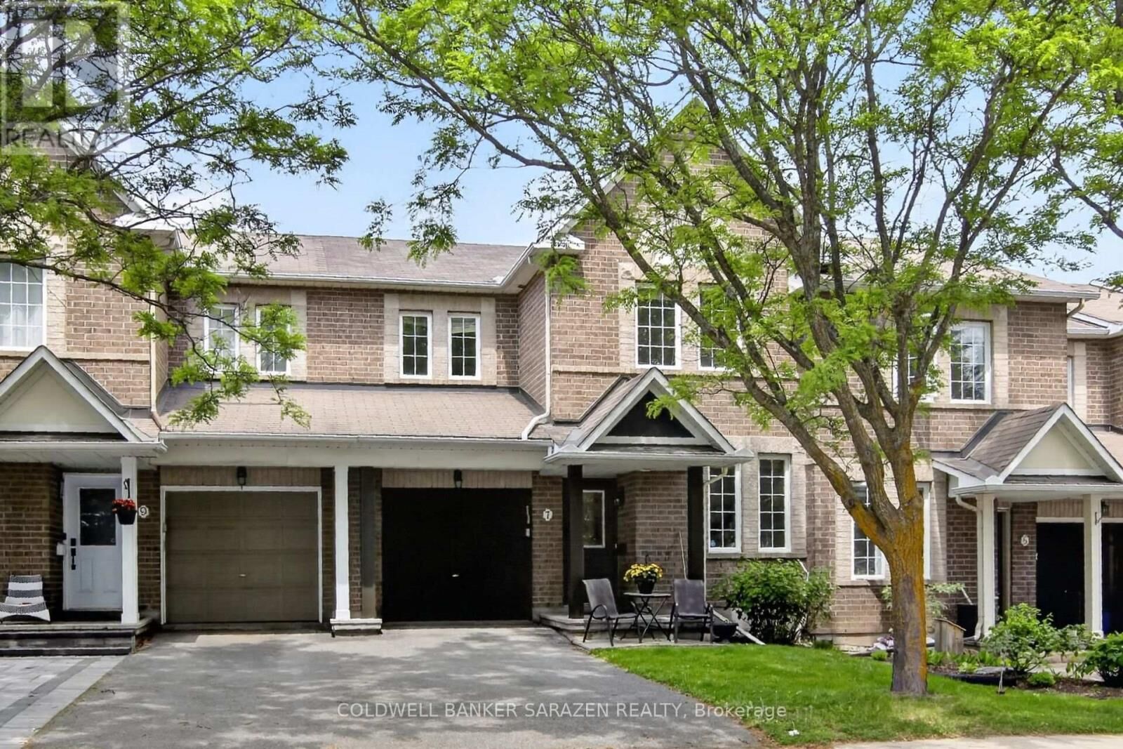 Property Photo:  7 Barnstone Drive  ON K2G 6X2 