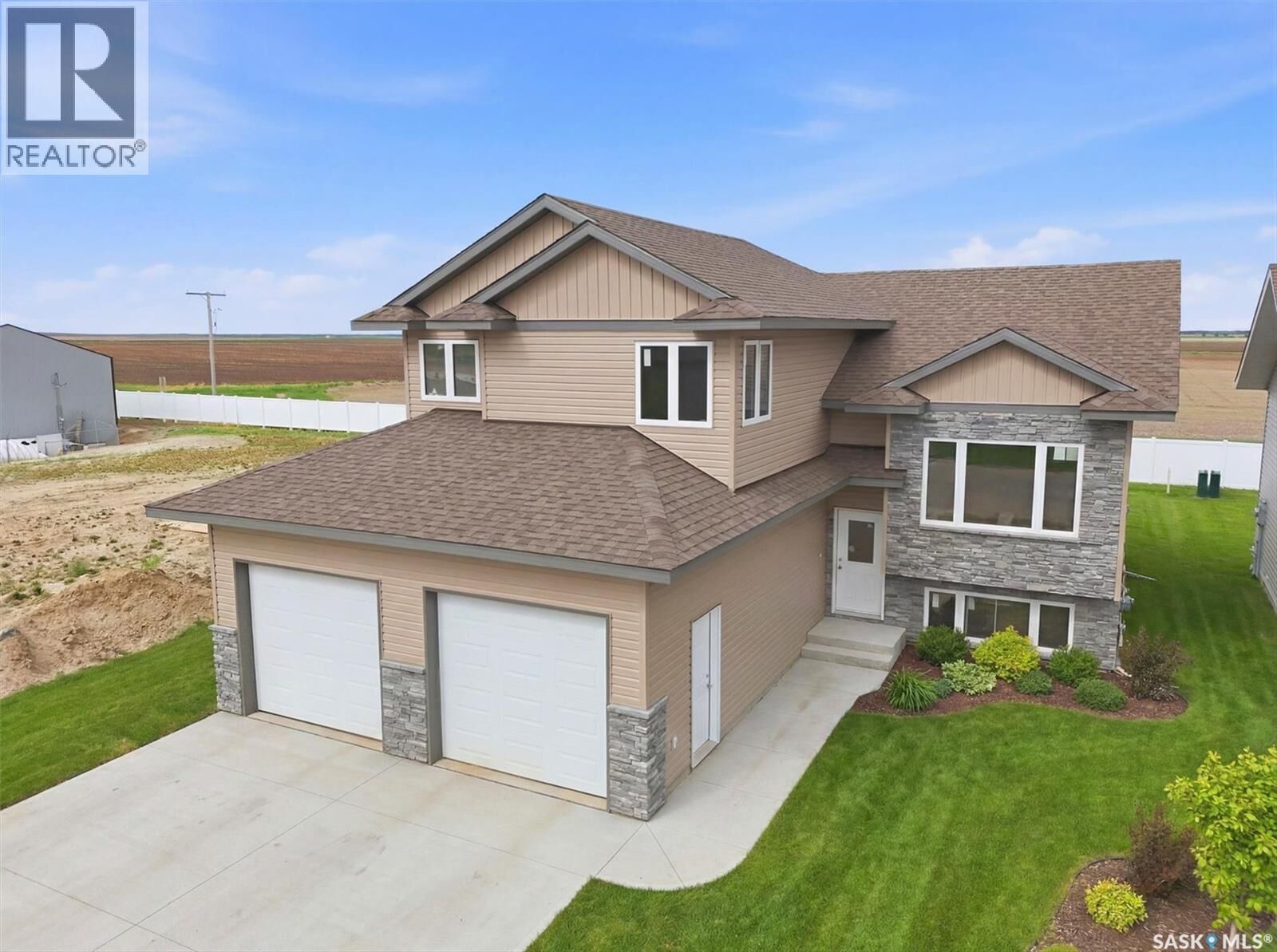 Property Photo:  270 Prairie Dawn Drive S  SK S0K 1K1 