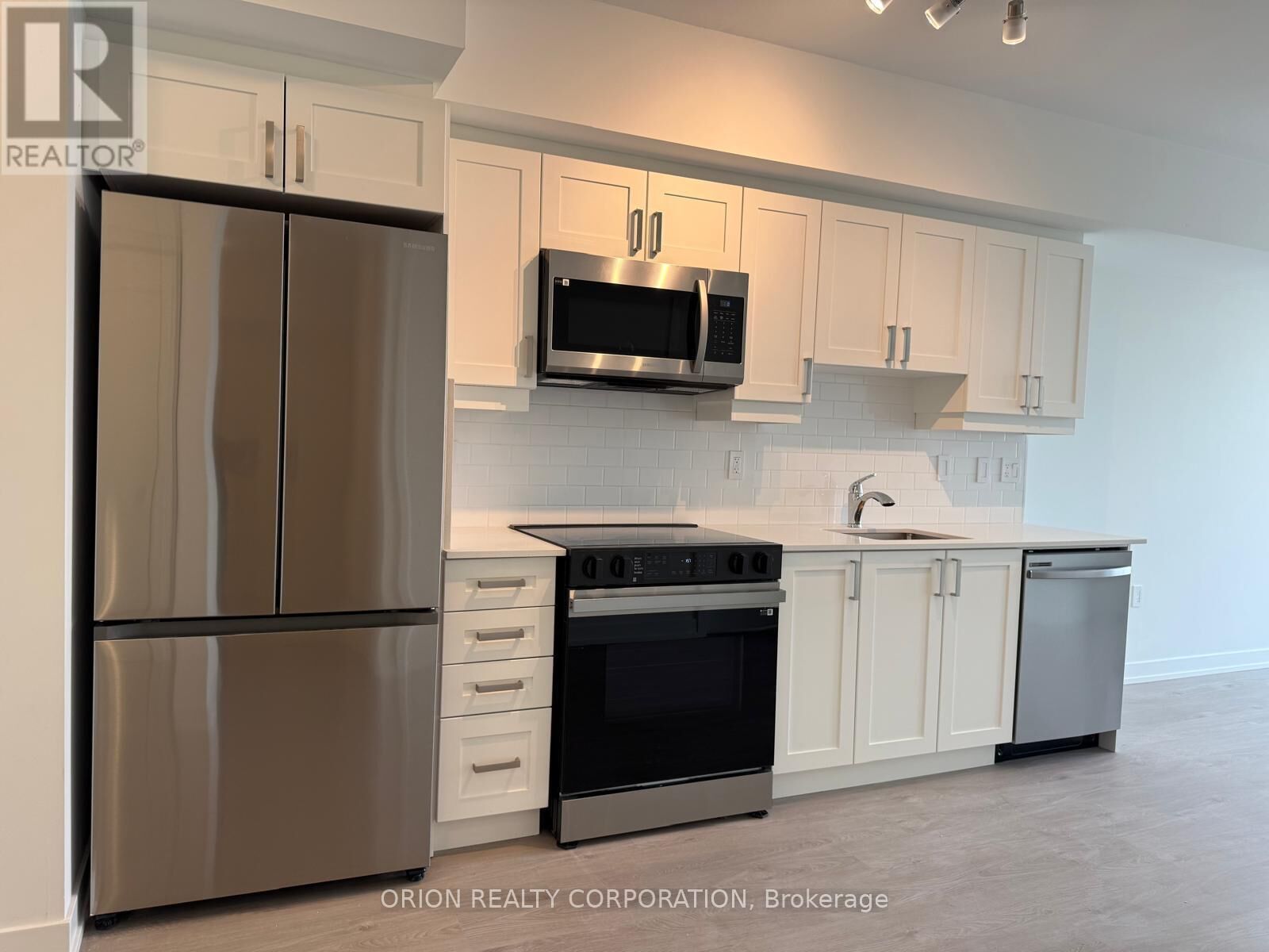 Property Photo:  556 Marlee Avenue 612  ON M6B 0B1 