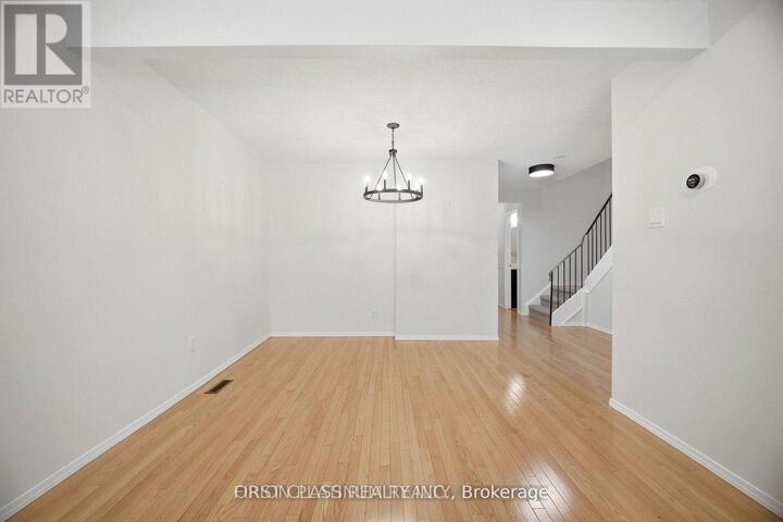 Property Photo:  2020 South Millway Drive 64  ON L5L 3K3 