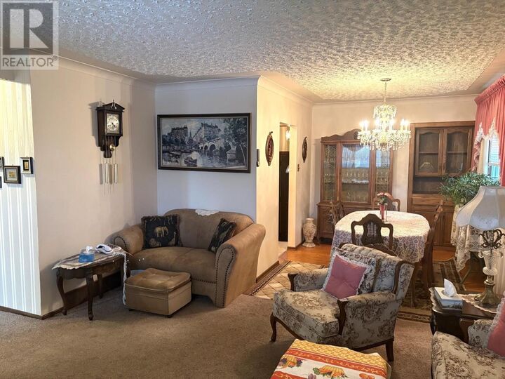 Property Photo:  518 Edward St N  ON P7C 4P9 