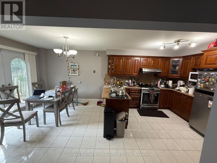 Property Photo: 4791 Wild Rose Street ON L5M 5M7
