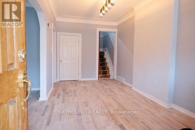 Property Photo:  72 Somerset Avenue Main  ON L8L 2L7 