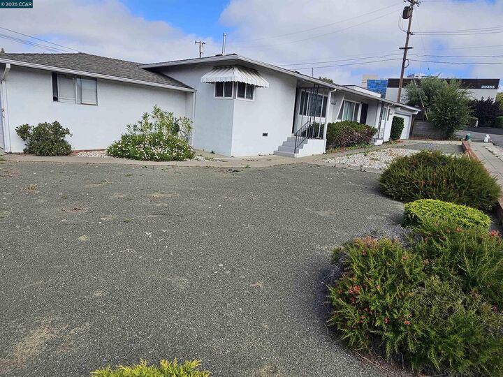 Property Photo:  2664-2666 Renton Way  CA 94546 
