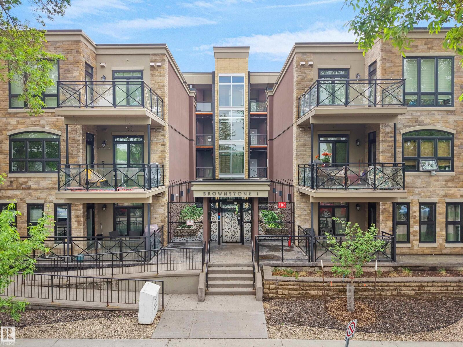 Property Photo:  10811 72 Avenue NW 110  AB T6E 1A4 