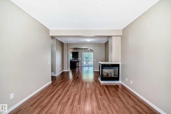 Property Photo:  5102 30 Avenue 4  AB T3M 1V9 