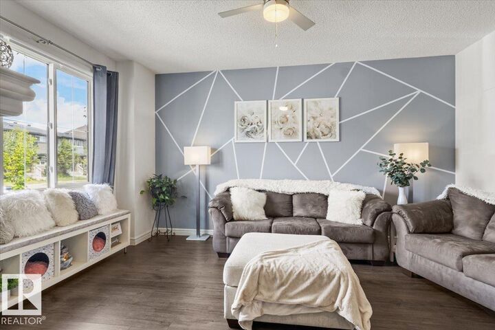 Property Photo:  5213 22 Avenue SW  AB T6X 2H7 