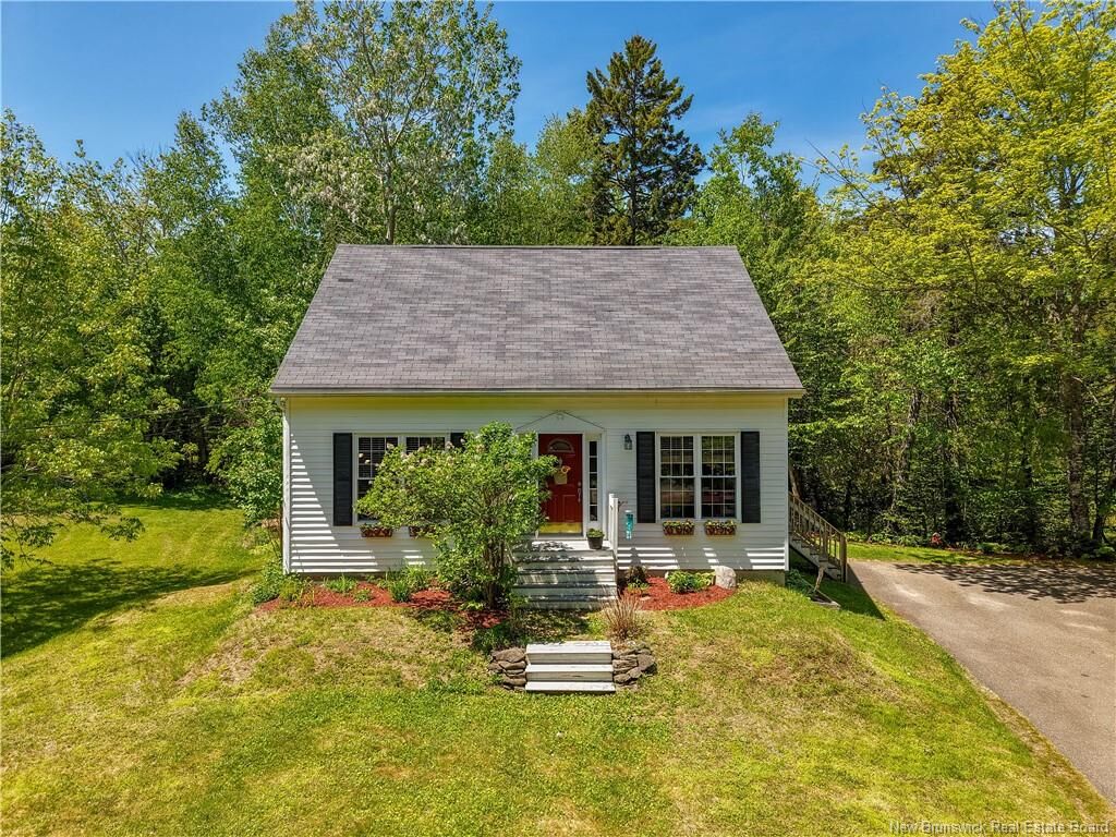 Property Photo: 84 Tudor Avenue NB E3C 1X6